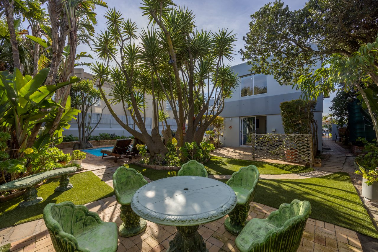 Garden at Secret Garden Guesthouse in Bloubergstrand