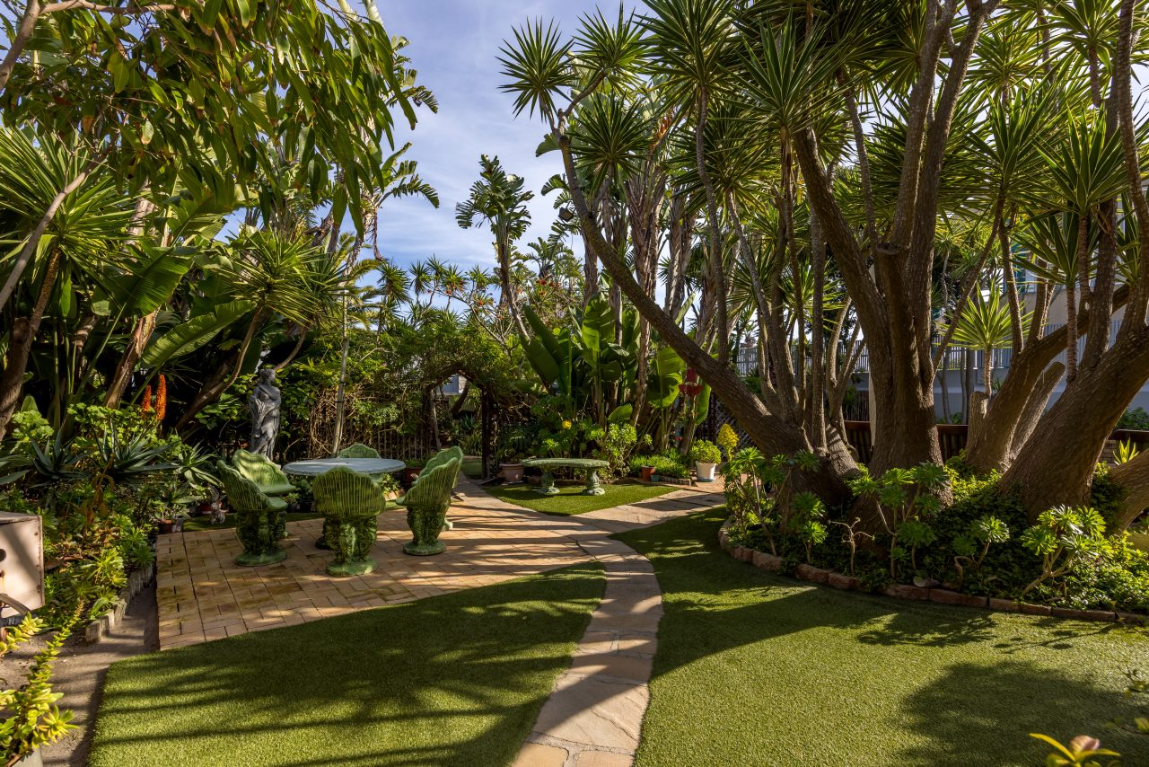 Garden at Secret Garden Guesthouse in Bloubergstrand